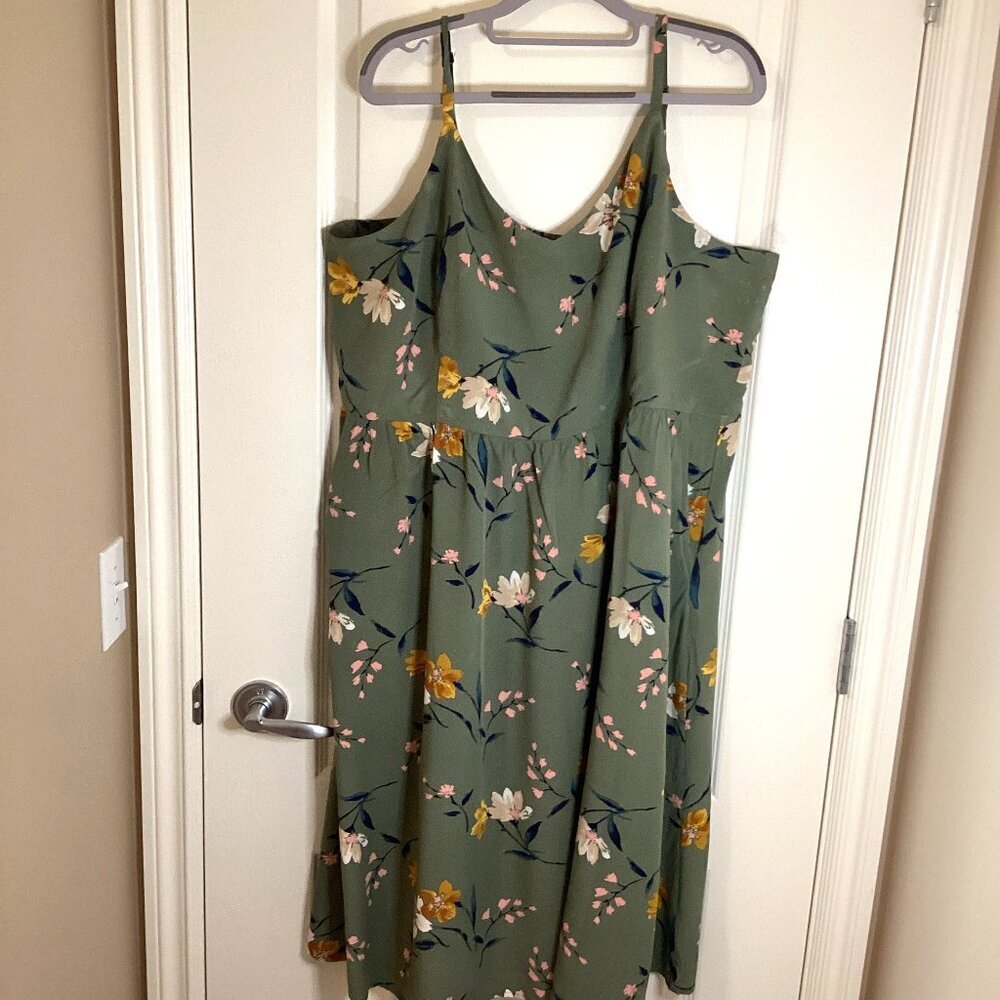 Old Navy Cami Women's Green Floral Dress Size XXL Adjustable Straps Smocking